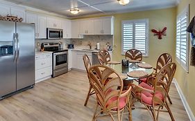 Beach Getaway Pool Condo Between The Island Marina And Beach