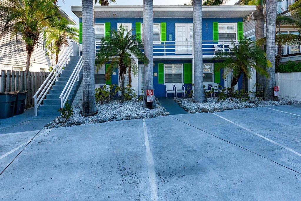 Beach Getaway Pool Condo Between The Island Marina And Beach Bradenton Beach Exterior photo