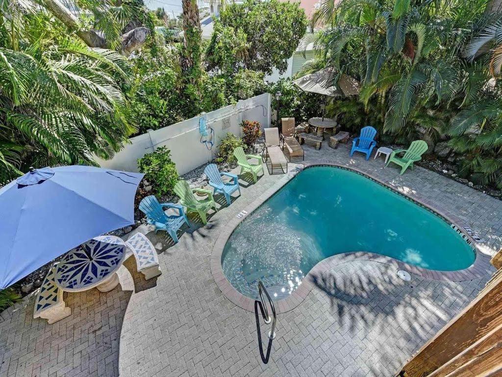 Beach Getaway Pool Condo Between The Island Marina And Beach Bradenton Beach Exterior photo
